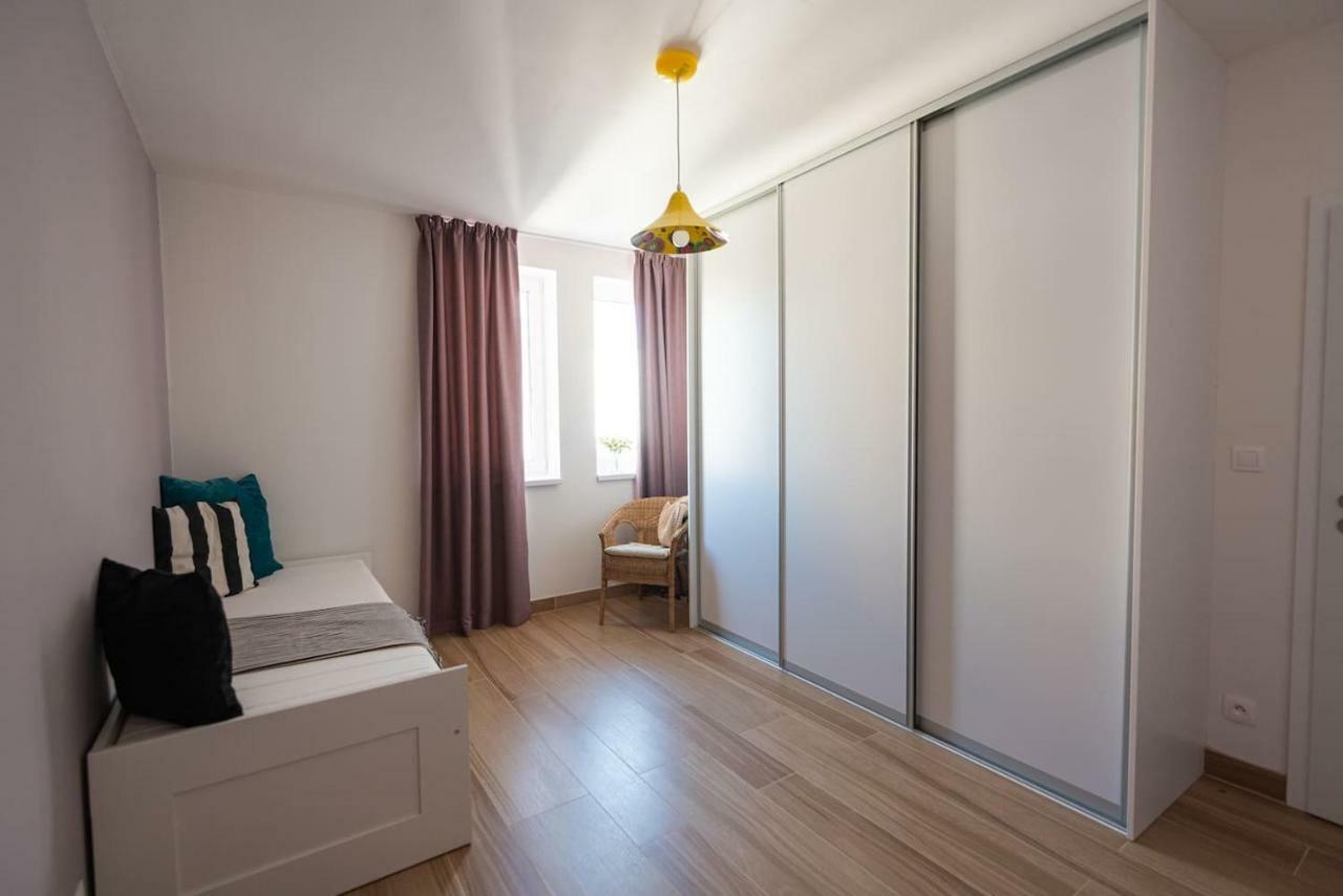 Private 5 Star 3 Room Flat And In-Door Pkg Нітра Екстер'єр фото